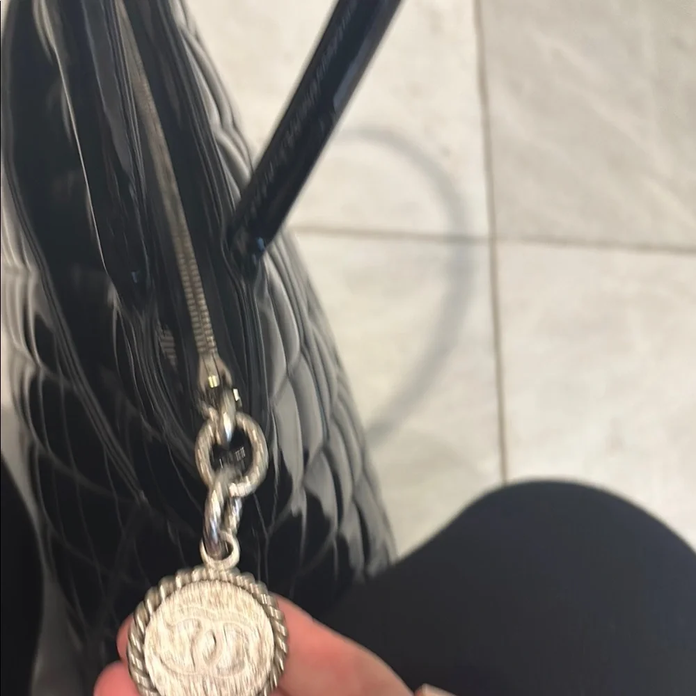 Chanel Black Quilted Tote Bag - Picture 4 of 9